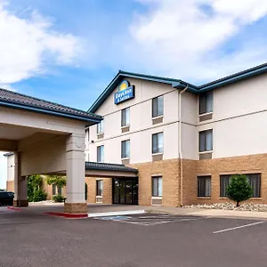 2* Hotel Days & By Wyndham International Airport